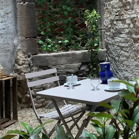 En Centre Historique Avec Terrasse Privee Et Confort Apartment Moulins (Allier)