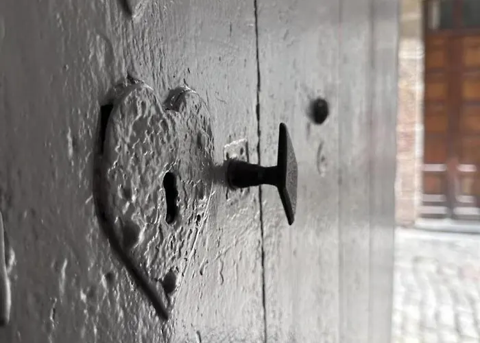 Apartment En Centre Historique Avec Terrasse Privee Et Confort - Fr-1-489-460 Moulins (Allier)